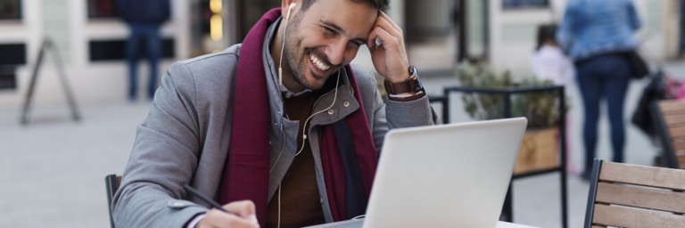 Digital workplace : pourquoi et comment faut-il prendre soin de vos « deskless workers » ?